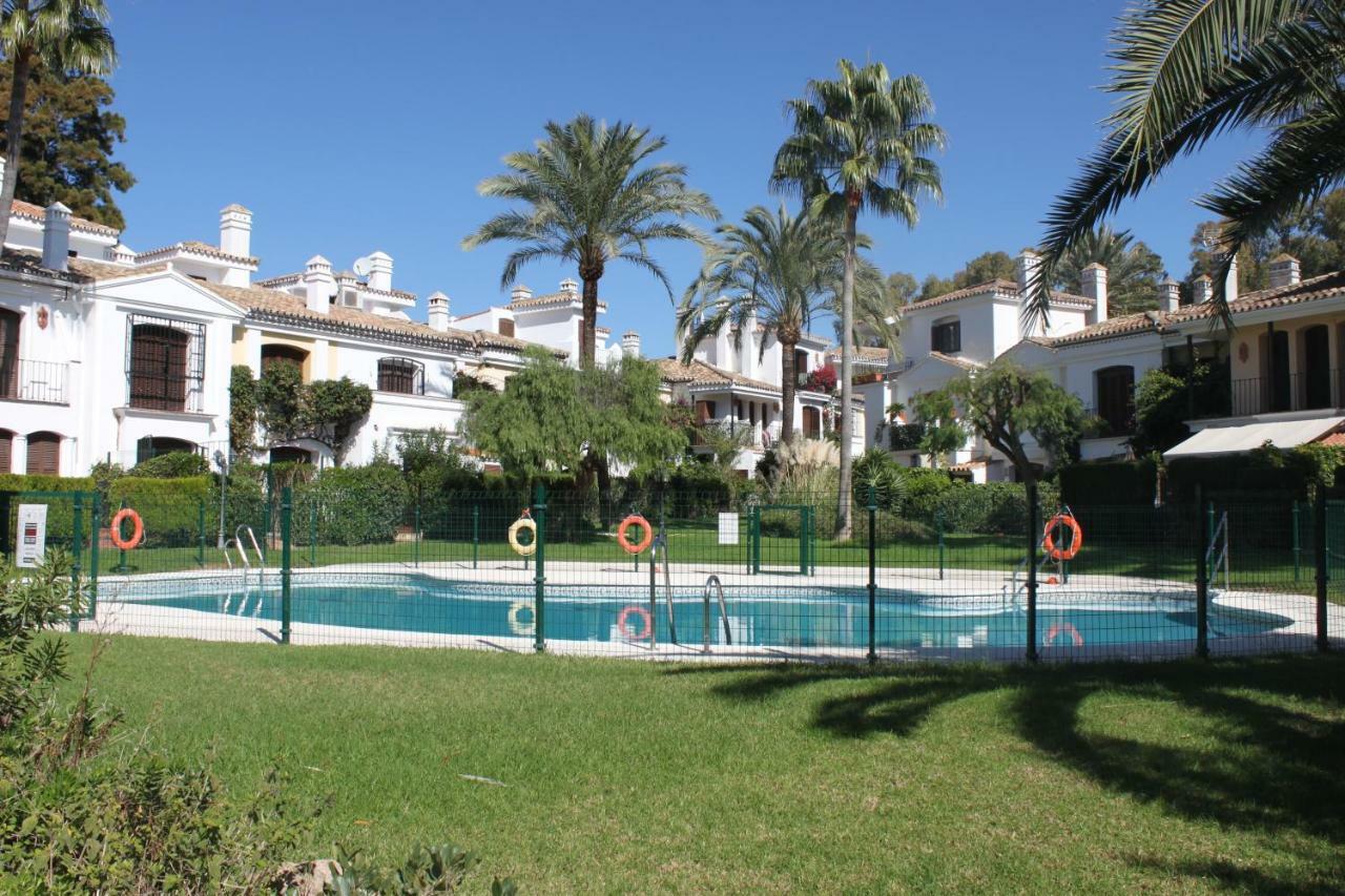 Adosado Junto Al Mar Villa Estepona Exterior photo
